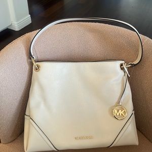 Brand new with tags Michael Kors medium Nicole Bag in Light Cream.